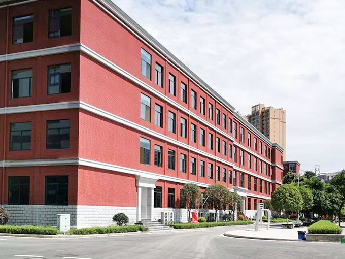 成都科技學院EPS線條施工案例